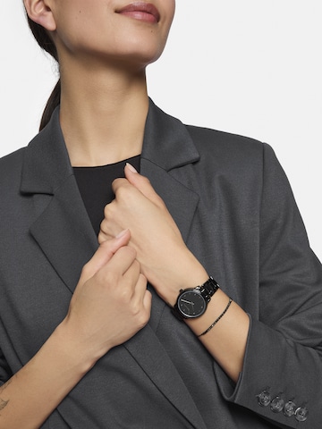 Tamaris Uhr in Schwarz: Vorderseite