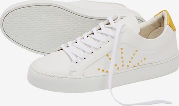 NINE TO FIVE Sneakers 'Grácia' in Yellow