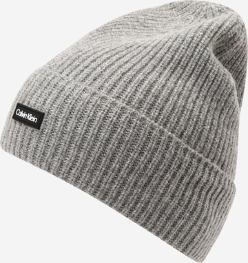 Calvin Klein - Gorra en gris: frente