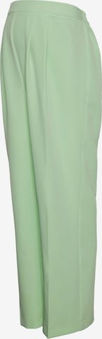 MAMALICIOUS Wide leg Trousers with creases 'Nomy' in Green: front