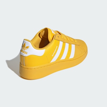 ADIDAS ORIGINALS Низкие кроссовки 'Superstar XLG' в Желтый