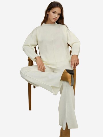 Pantalons de tailleur Hiccup en blanc