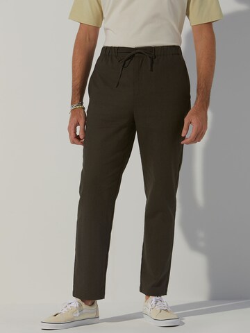 ABOUT YOU x Alvaro Soler Regular Pants 'Ricardo' in Green: front