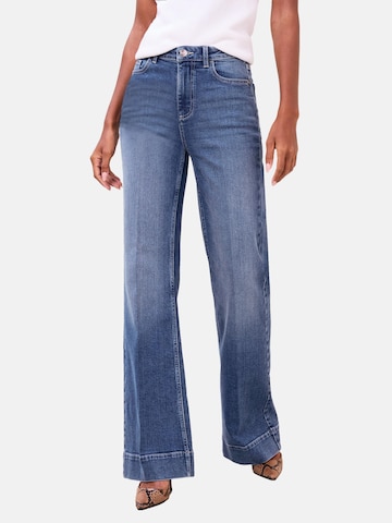 Lipsy Flared Jeans in Blauw: voorkant