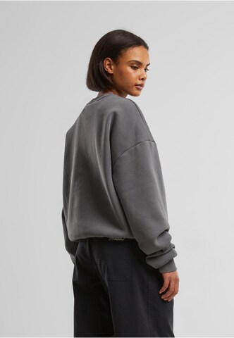 Prohibited Sweatshirt in Grau