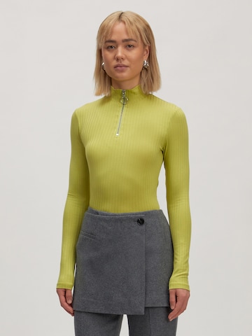 EDITED - Camiseta 'Svetlana' en verde: frente