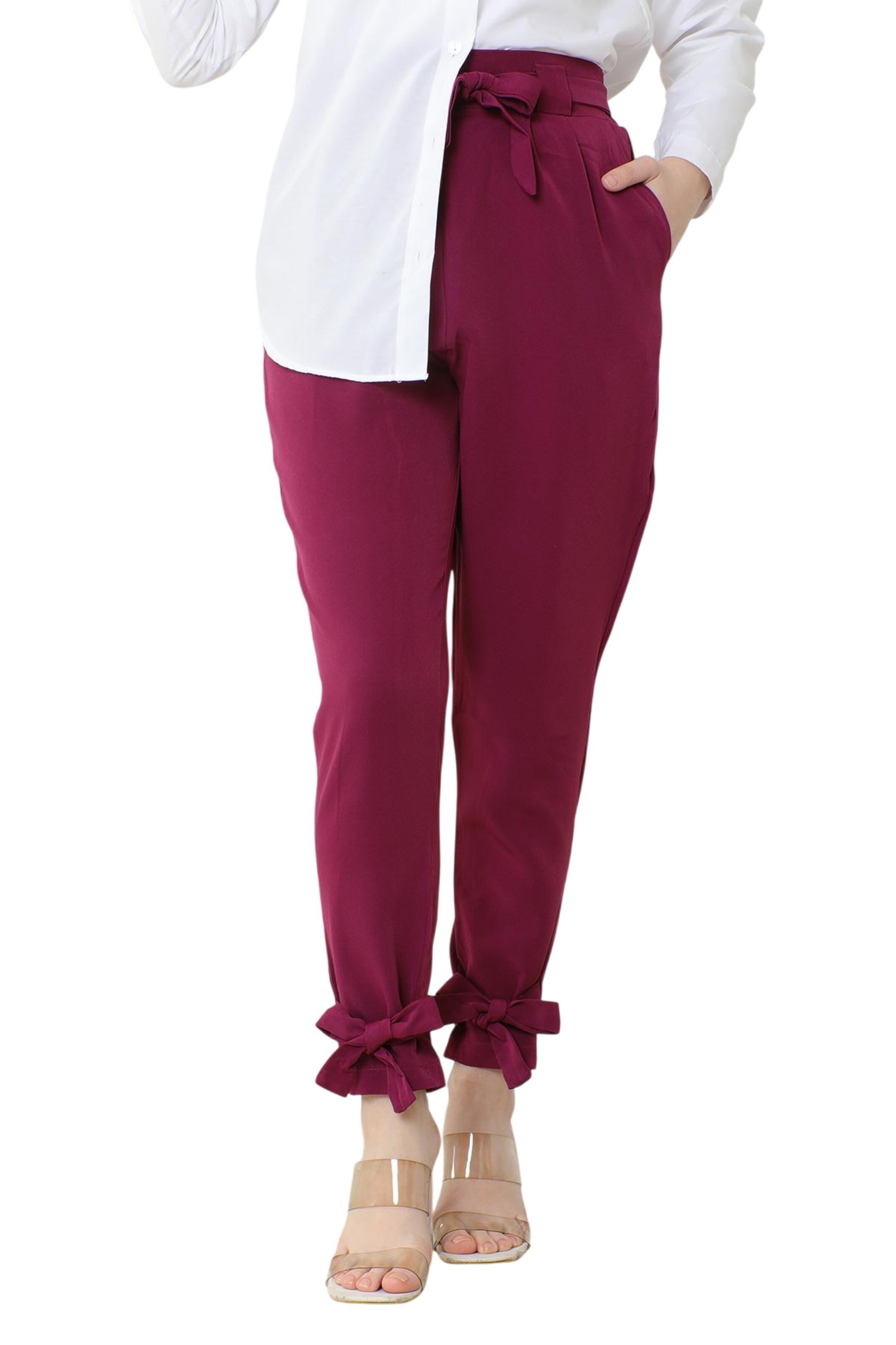 MODAMIHRAM Slim fit Pleat-Front Pants in Red: front