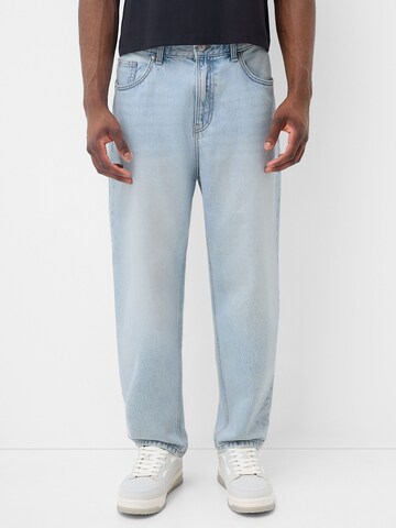 Loosefit Jeans di Bershka in blu: frontale