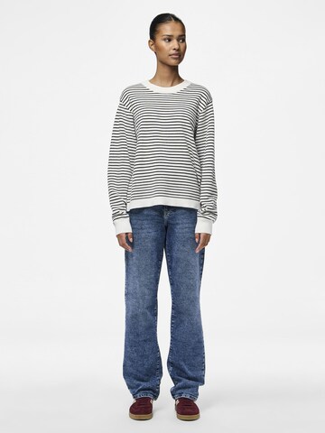 Pull-over 'Philippa' PIECES en blanc