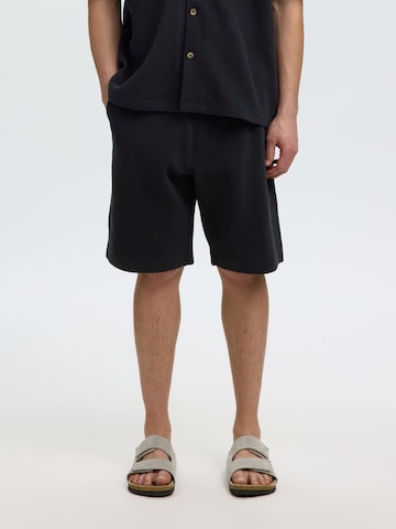 SELECTED Trousers in Black: front