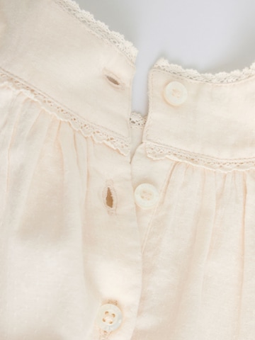 Next - Conjuntos em branco