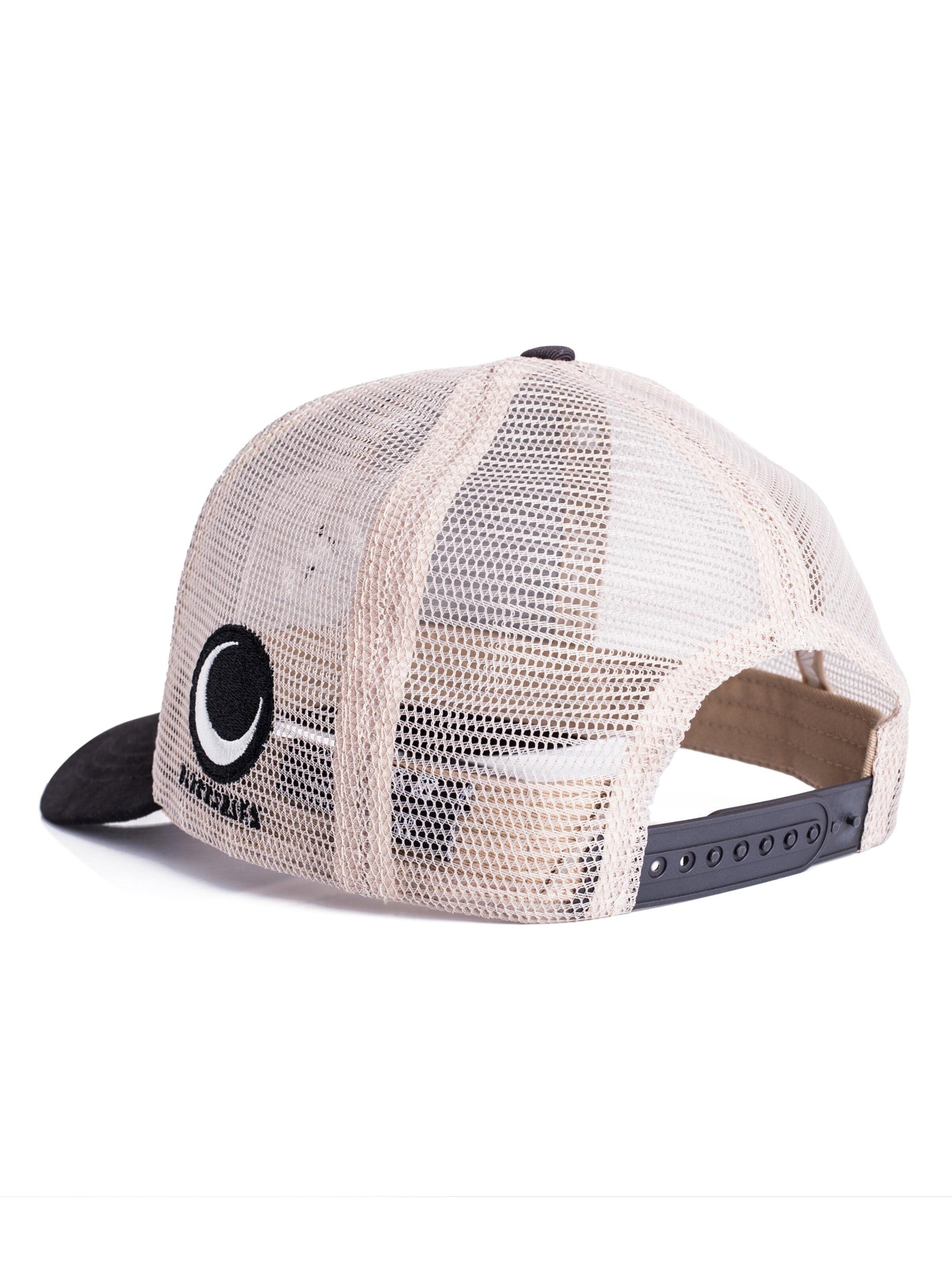 Blackskies Cap 'Lone Wolf Trucker Cap' in Grey