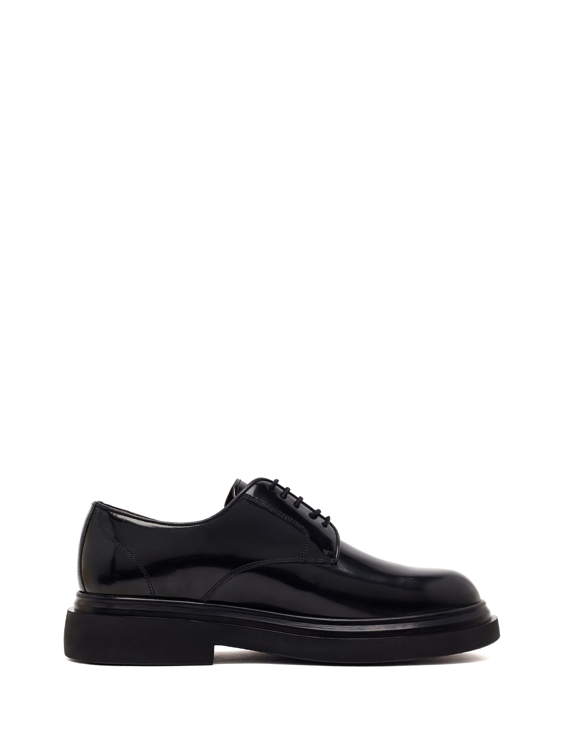 Scarpa stringata di Derimod in nero