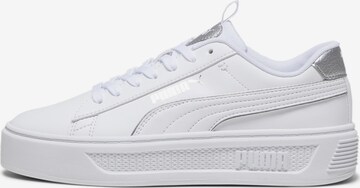 Baskets basses PUMA en blanc : devant