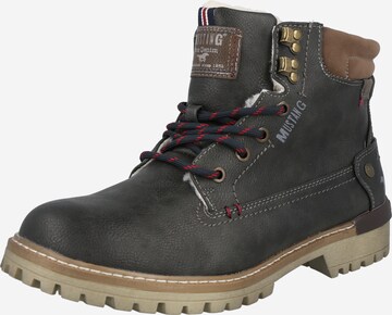 Bottines à lacets MUSTANG en gris : devant