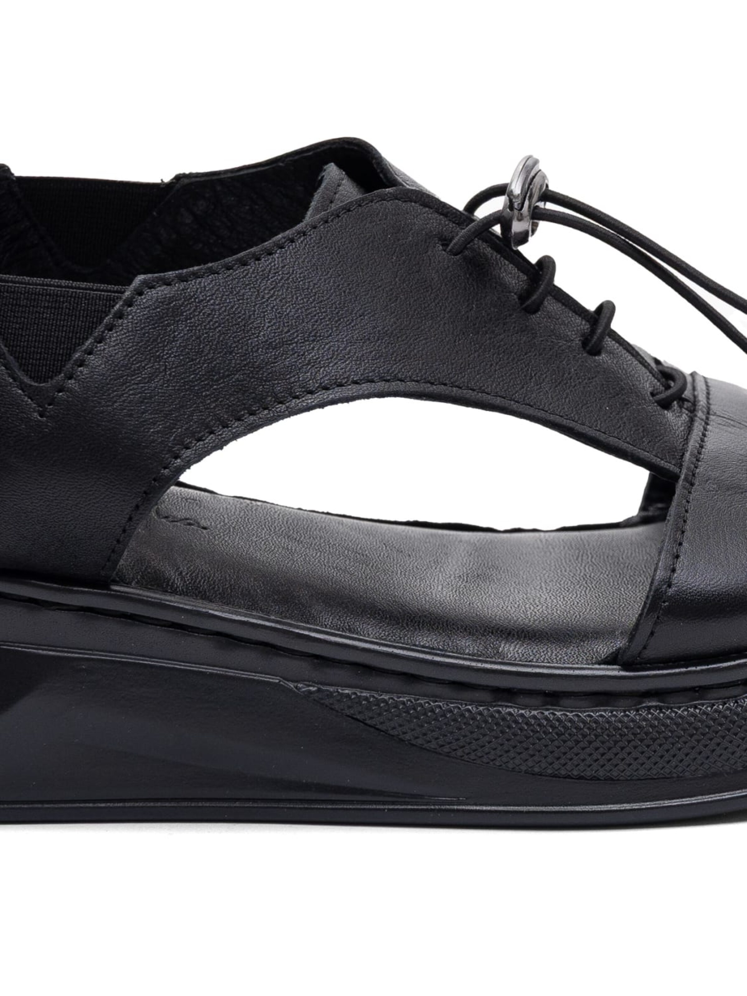 Maciejka Sandal in Black