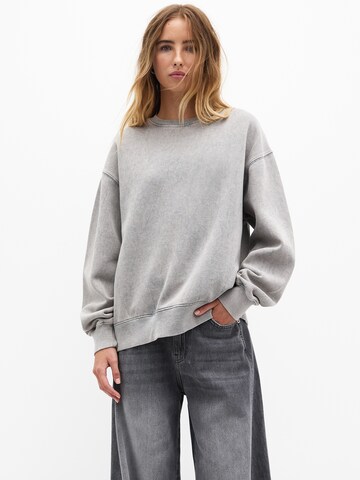 Pull&Bear Sweatshirt in Grau: Vorderseite