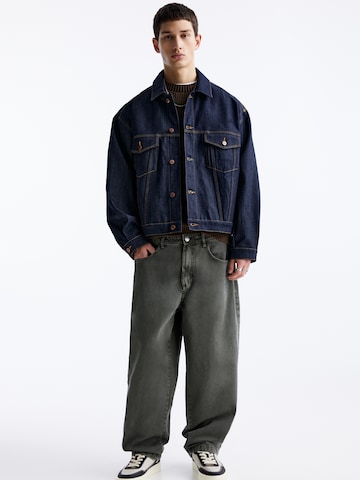 Pull&Bear Wide leg Jeans i grå