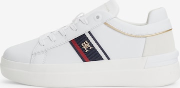 TOMMY HILFIGER Veterschoen in Wit: voorkant