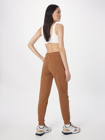 Effilé Pantalon Nike Sportswear en marron