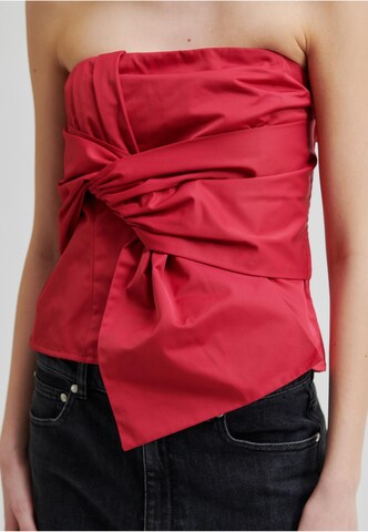 SECOND FEMALE - Top em vermelho