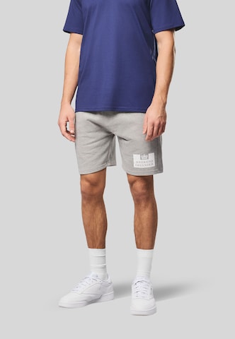 Loosefit Pantalon 'Action Classic' Weekend Offender en gris : devant