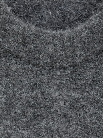 Pull-over 'PUMI' MANGO en gris
