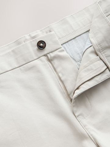 Coupe slim Pantalon chino Next en blanc