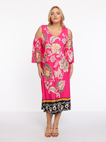 Robe Yoek en rose