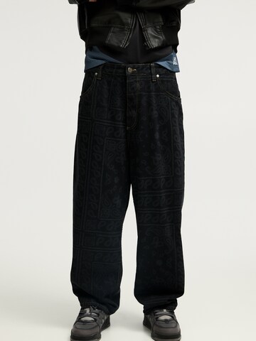 Pull&Bear Loose fit Jeans in Blue: front