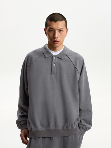 Sweat-shirt Bershka en gris : devant
