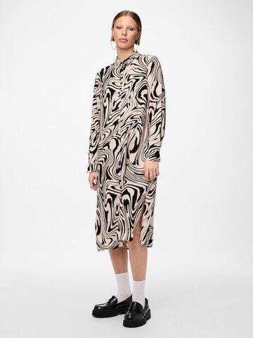 Robe-chemise 'PCKimmie' PIECES en gris : devant