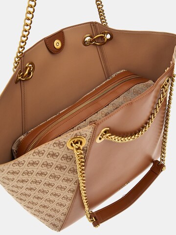GUESS Shopper in Braun