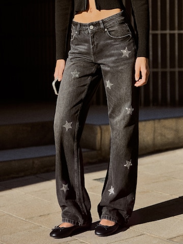 Bershka Wide leg Jeans in Zwart: voorkant