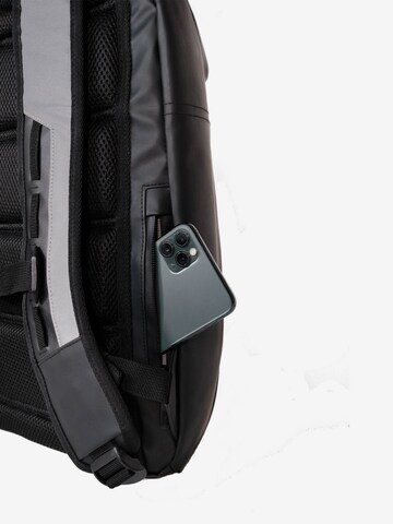 OAK25 - Mochila 'Daybag' em preto