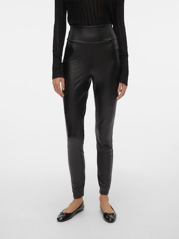 VERO MODA Skinny Legginsy 'SUELLA' w kolorze czarny: przód