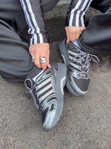 ADIDAS ORIGINALS Sneakers 'ADISTAR CONTROL 5 W' in Black