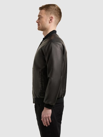 khujo Tussenjas 'Cale' in Zwart