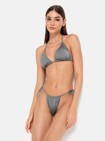 Triangolo Top per bikini 'Nele' di LSCN by LASCANA in argento