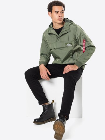 ALPHA INDUSTRIES Prehodna jakna 'TT Anorak LW' | zelena barva