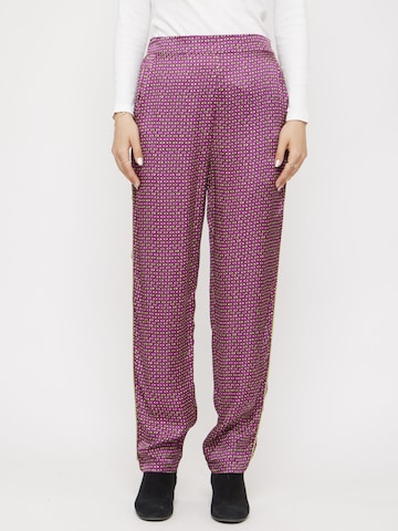 VICCI Germany Regular Pants in Purple: front
