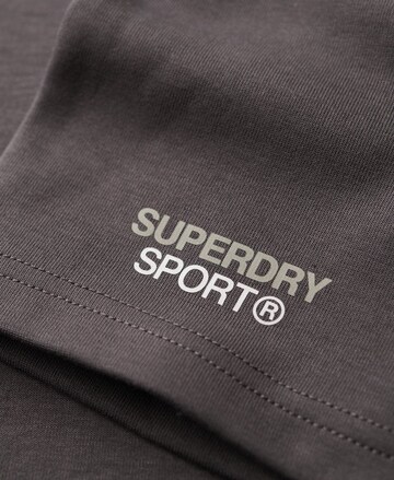 Superdry Loosefit Sporthose in Grün