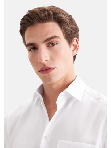 Coupe regular Chemise business SEIDENSTICKER en blanc
