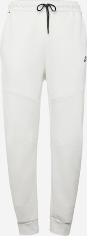 Nike Sportswear Дънки Tapered Leg Панталон в бяло: отпред