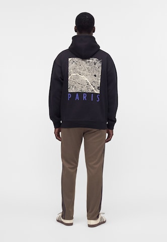 ADIDAS ORIGINALS Sweatshirt 'PARIS MAP' in Zwart
