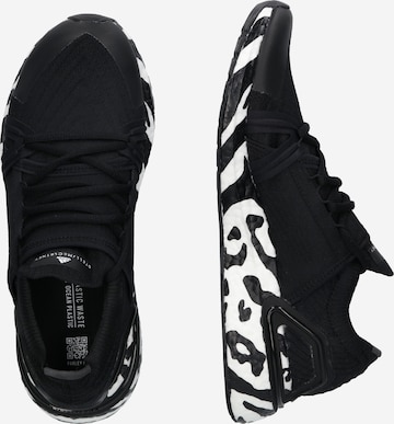 ADIDAS BY STELLA MCCARTNEY Rövid szárú sportcipők 'Ultraboost 20' - fekete