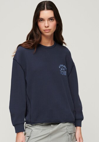 Superdry Sweatshirt 'Essentials' in Blauw: voorkant