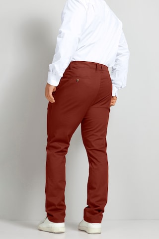 Coupe slim Pantalon chino Boston Park en rouge