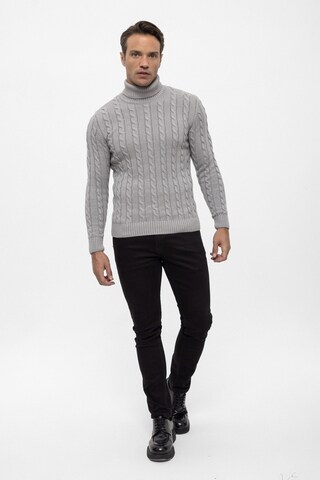 Felix Hardy Sweater in Grey