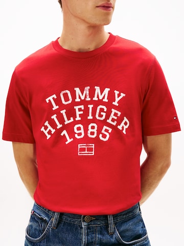 T-Shirt 'ARCH' TOMMY HILFIGER en rouge